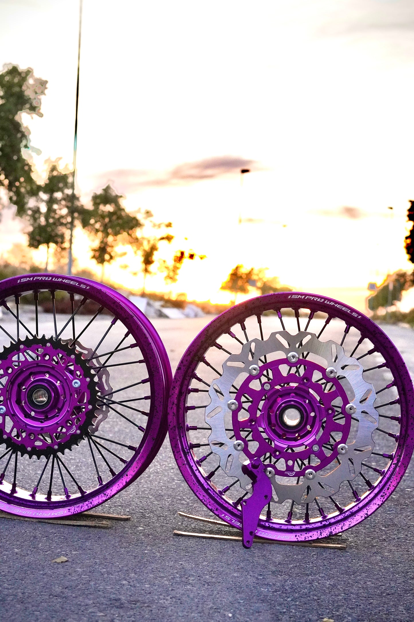 Llantas Supermotard con pintura Salpicada