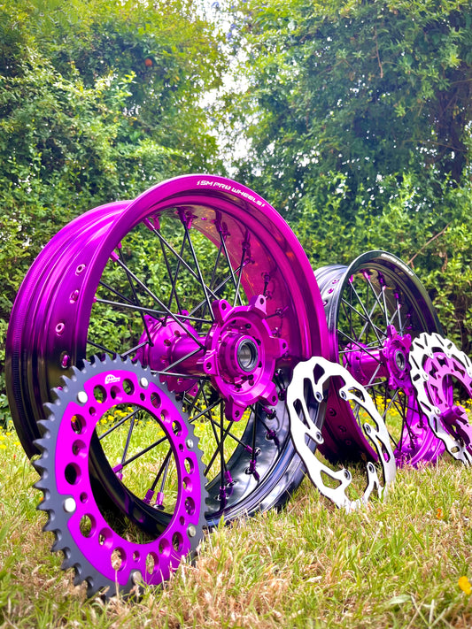 Llantas Supermotard bicolor morada/negro + accesorios