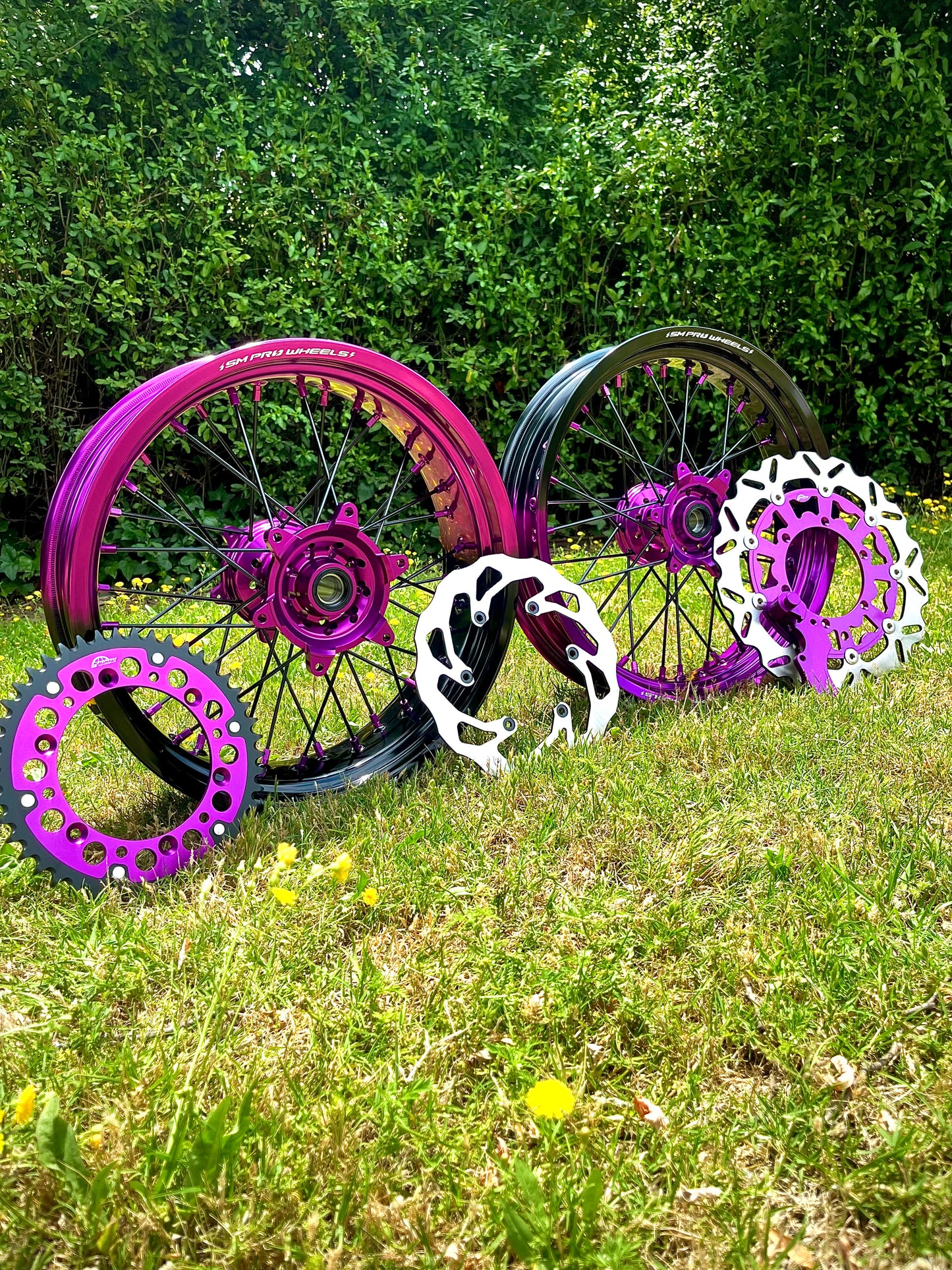 Llantas Supermotard bicolor morada/negro + accesorios