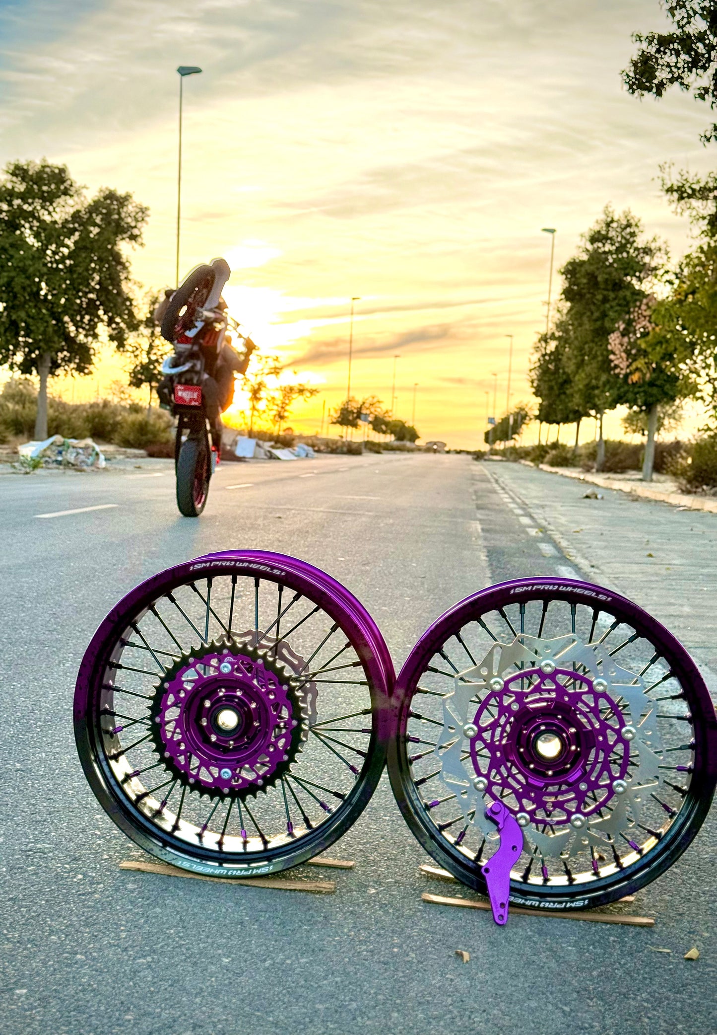 Llantas Supermotard con pintura Salpicada