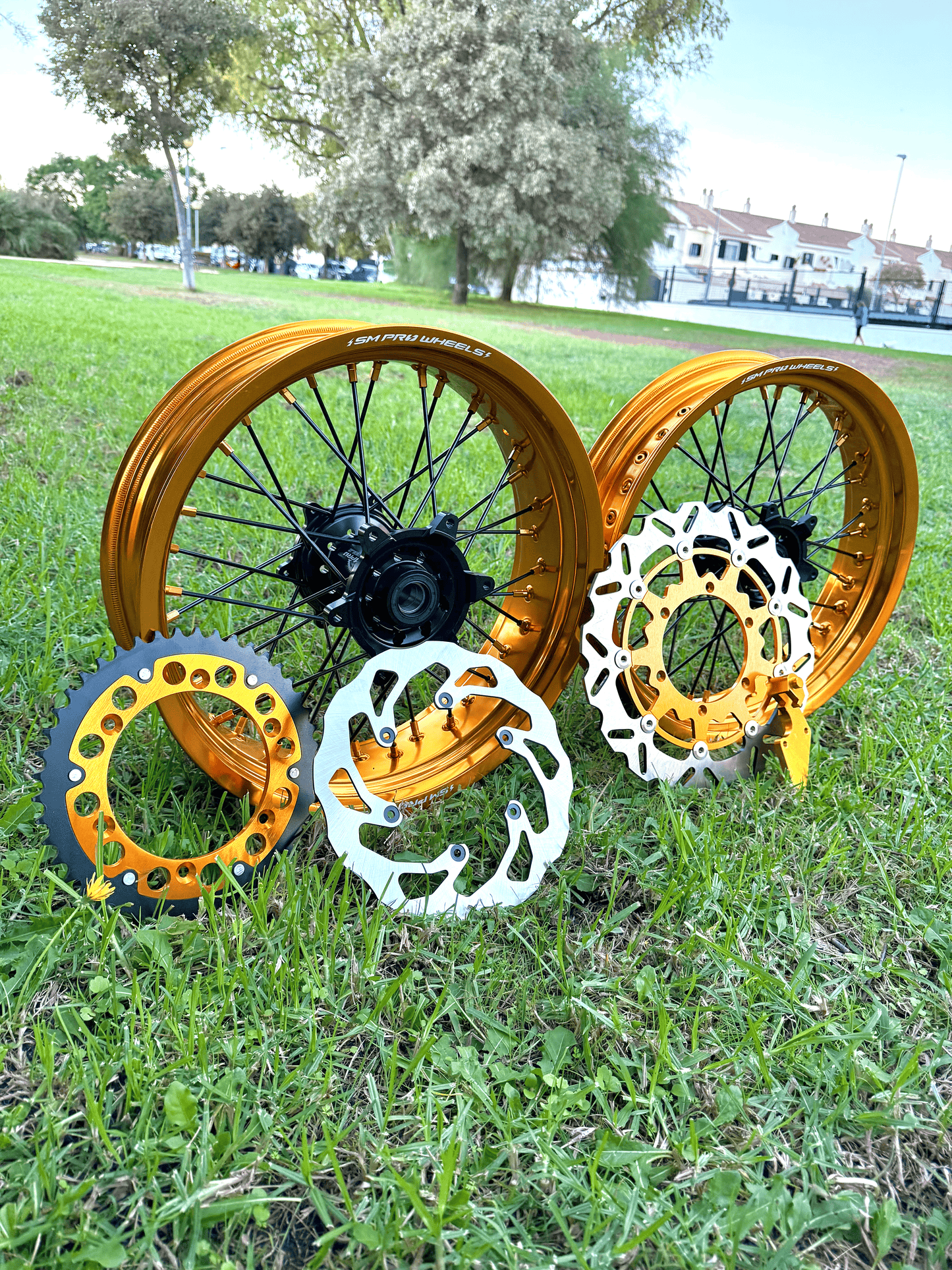 Personaliza tu kit de Llantas Supermotard + accesorios completos