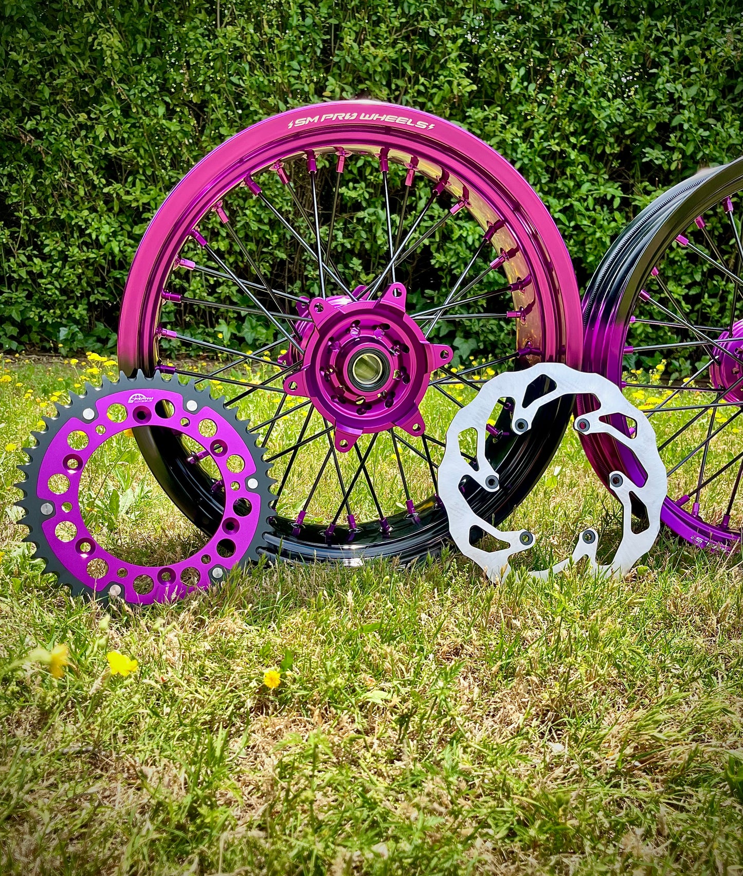 Llantas Supermotard bicolor morada/negro + accesorios