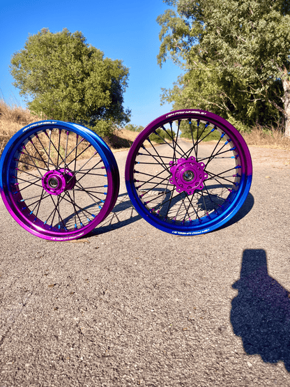 Personaliza tu kit de Llantas Supermotard + accesorios completos