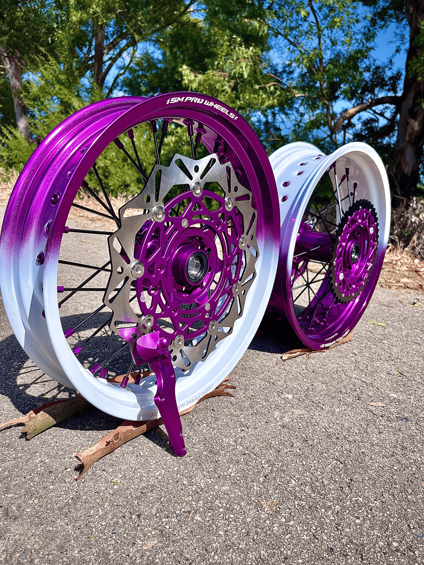 Personaliza tu kit de Llantas Supermotard + accesorios completos