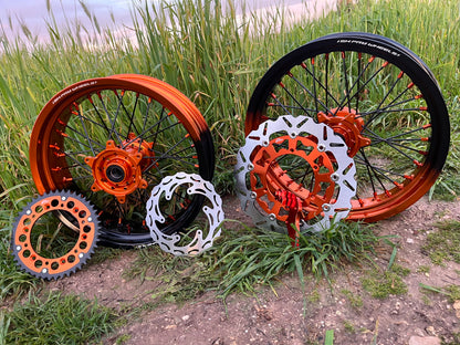 Llantas Bicolor Naranja/Negro  completas + accesorios