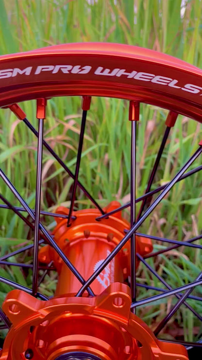 Llantas Bicolor Naranja/Negro  completas + accesorios